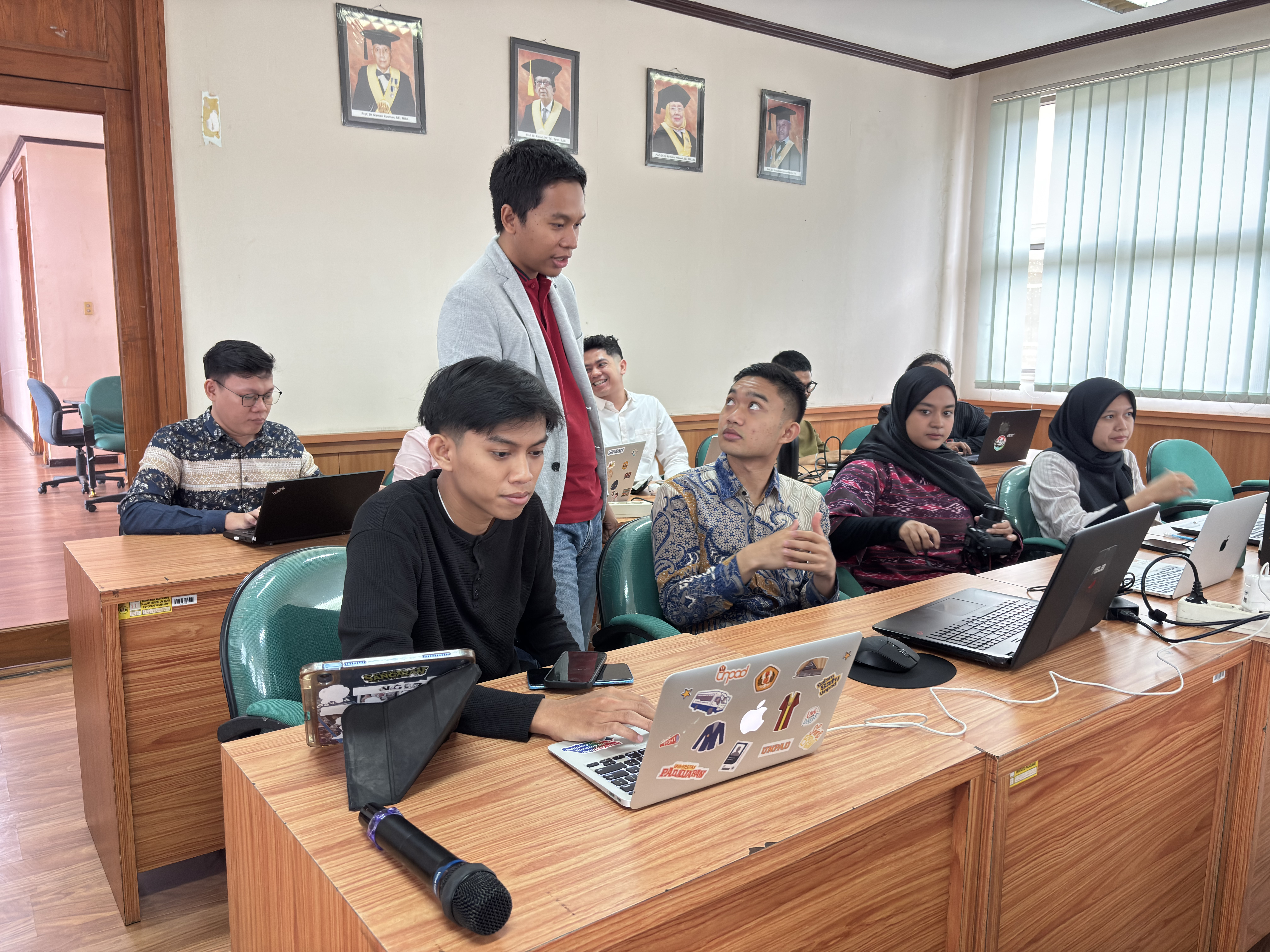 Postgraduate Research Workshop: Hands-on Data Analysis with SmartPLS